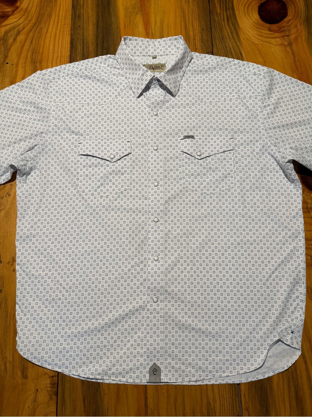 Men’s Pearl Snap Western Shirt, White and Gray Geo Print, Short Sleeves - Picture 2 of 8